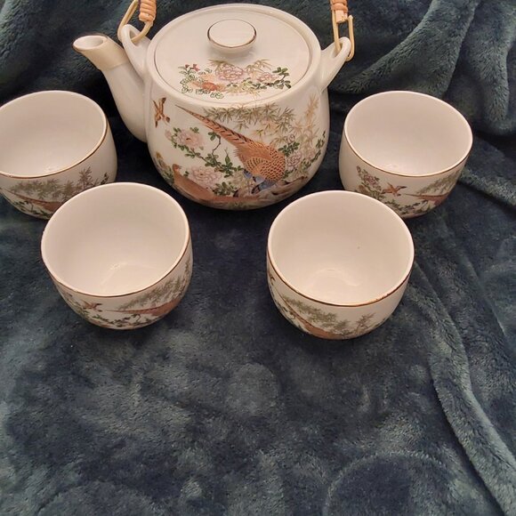 VINTAGE JAPAN TEAPOT BAMBOO HANDLE, PEACOCK DESIGN 4 MATCHING CUPS GORGEOUS SET - Picture 11 of 13
